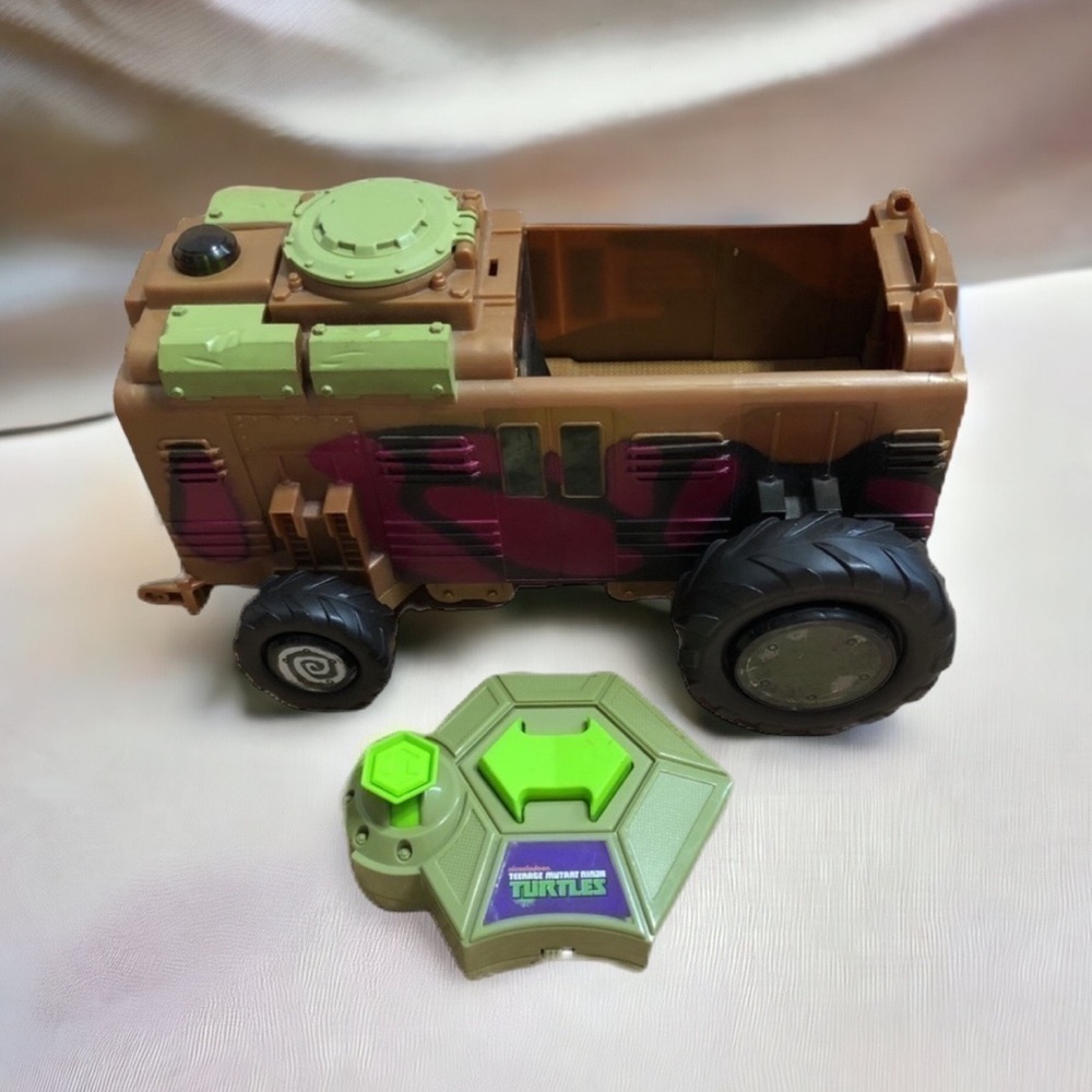 Vintage Teenage Mutant Ninja Turtles RC Shellraiser Remote Control Toy